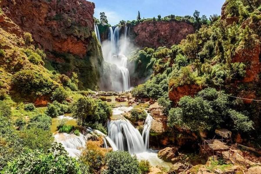 Au départ de Marrakech : Randonnée guidée aux cascades d’Ouzoud et excursion en bateau