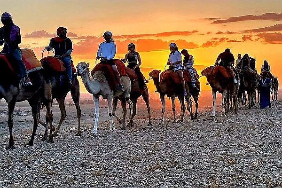 Marrakech : Balade en quad et à dos de chameau dans le désert d’Agafay avec dîner-spectacle